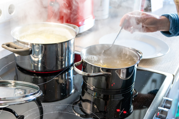 Steam coming from boiling food fogging up glasses wearers' vision!